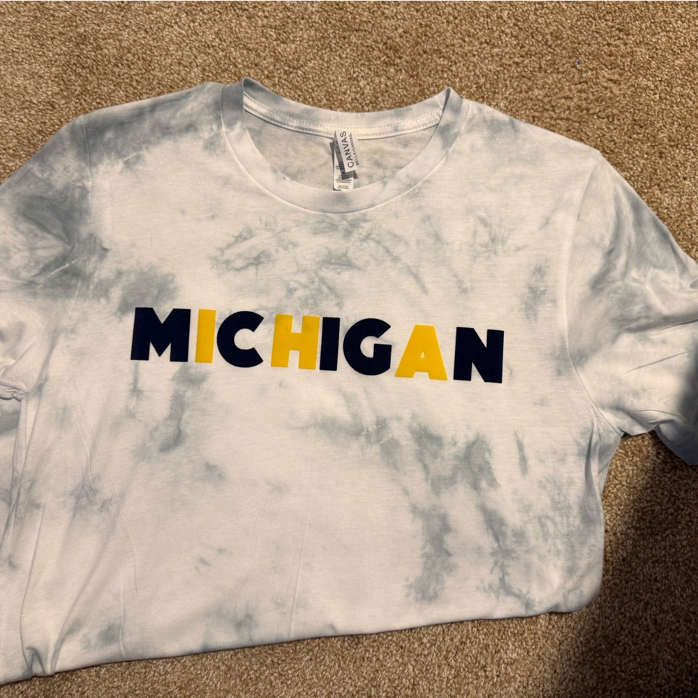 MICHIGAN WOLVERINES T SHIRT